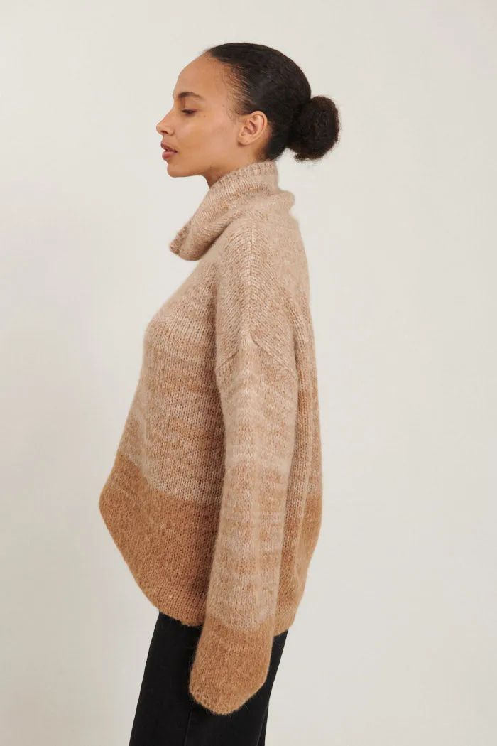 Caterina H. Neck Sweater - Tobacco brown / natural mel.
